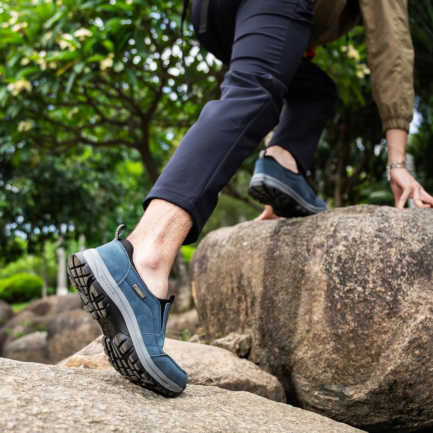 2023 Outdoor Slip On Casual Orthopedic Men Shoes, Breathable Suede Leather Anti-skid Walking Sneakers