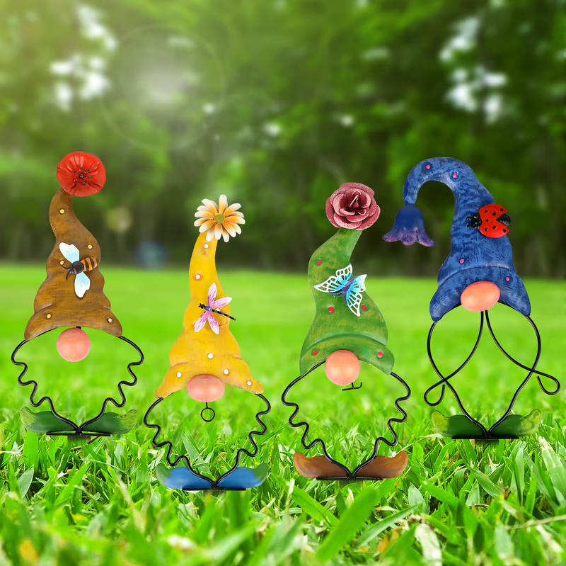 š„Gnome Set of 4 Yard Stakes