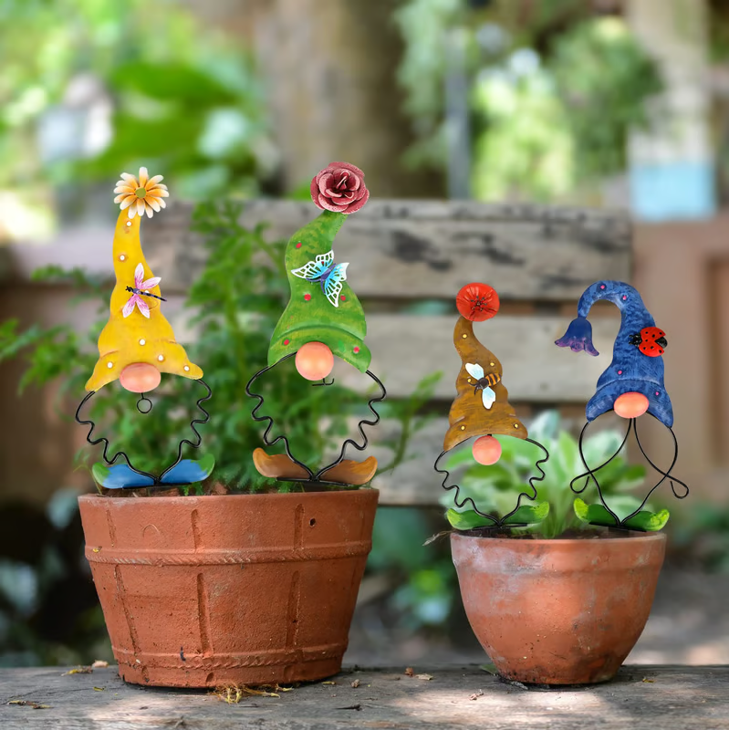 š„Gnome Set of 4 Yard Stakes