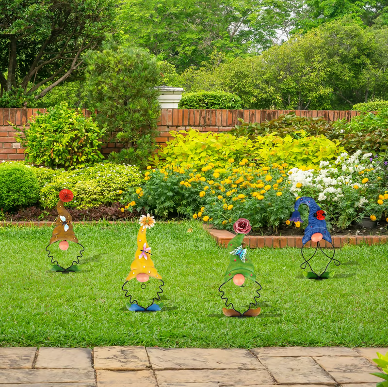 š„Gnome Set of 4 Yard Stakes